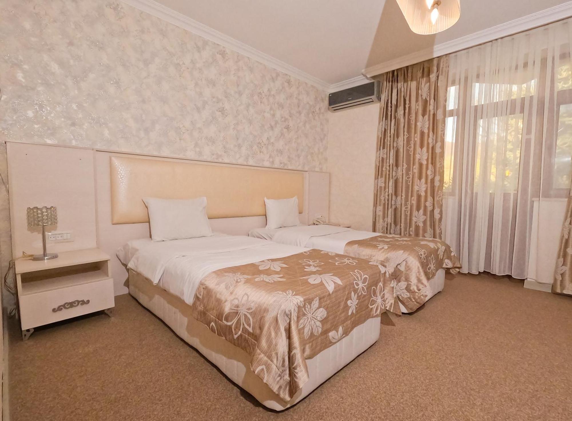 Gabala Yeddi Gozel Hotel Exteriör bild