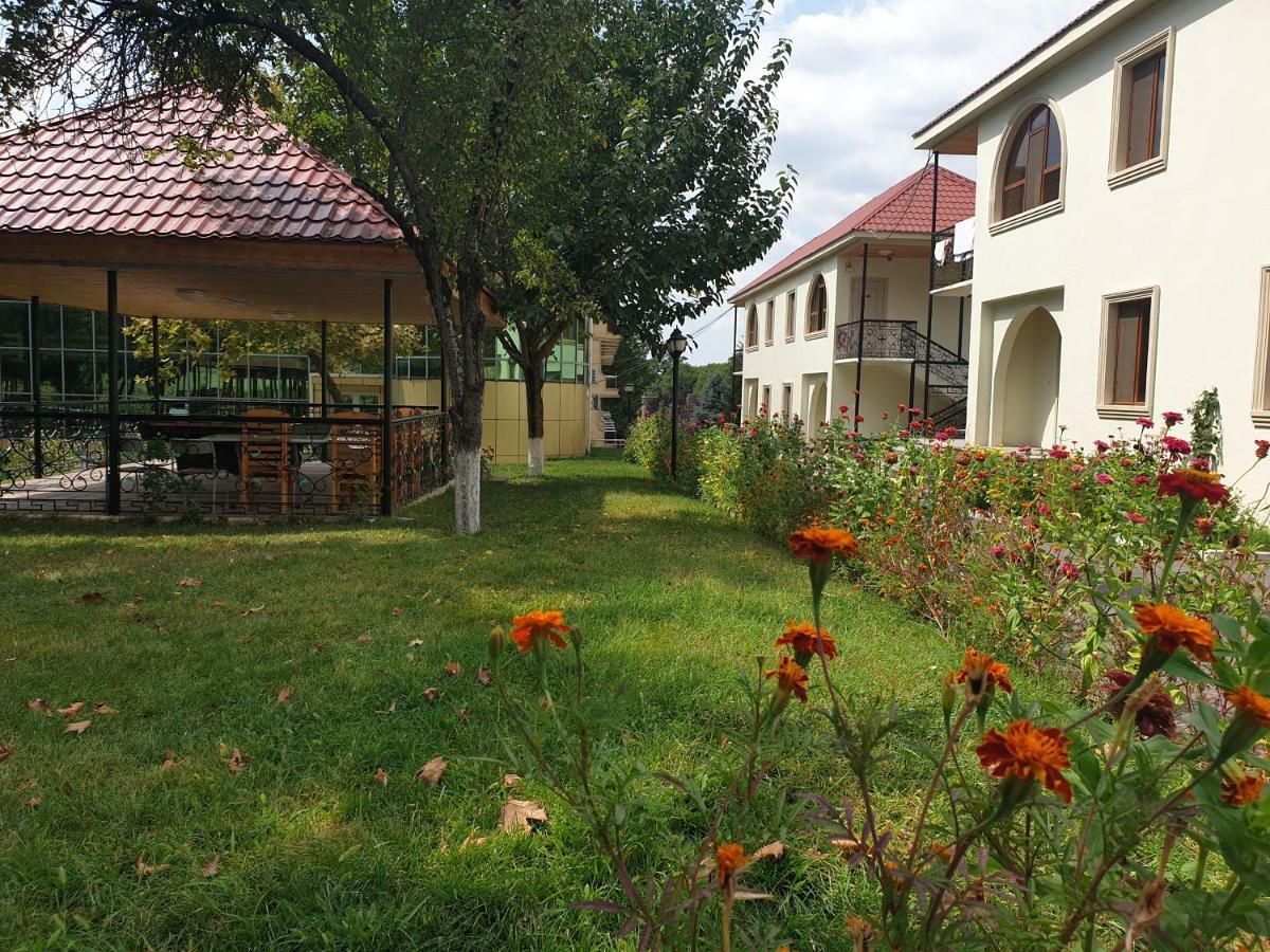 Gabala Yeddi Gozel Hotel Exteriör bild